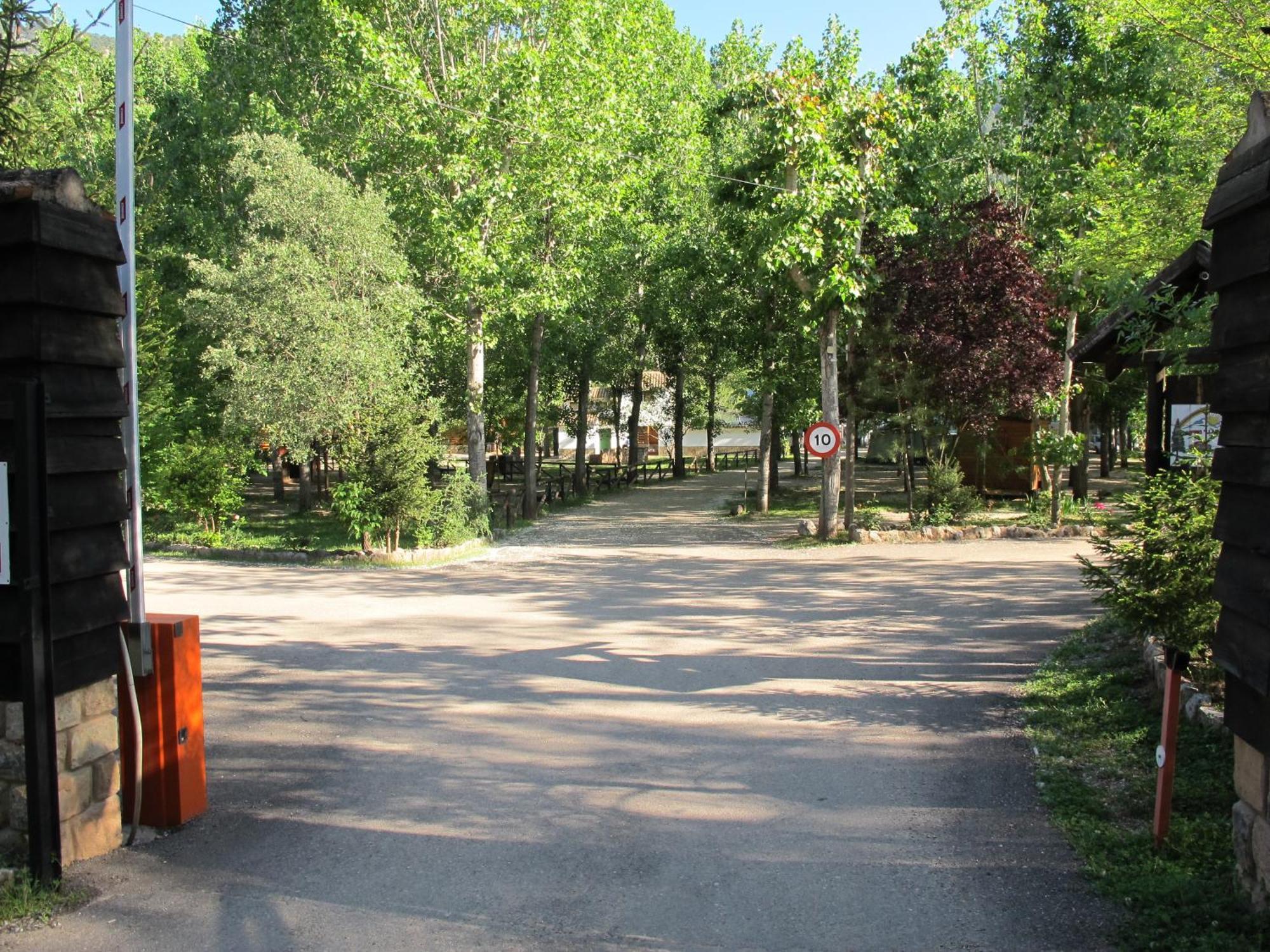 Camping Rural Llanos De Arance Coto Rios Eksteriør billede